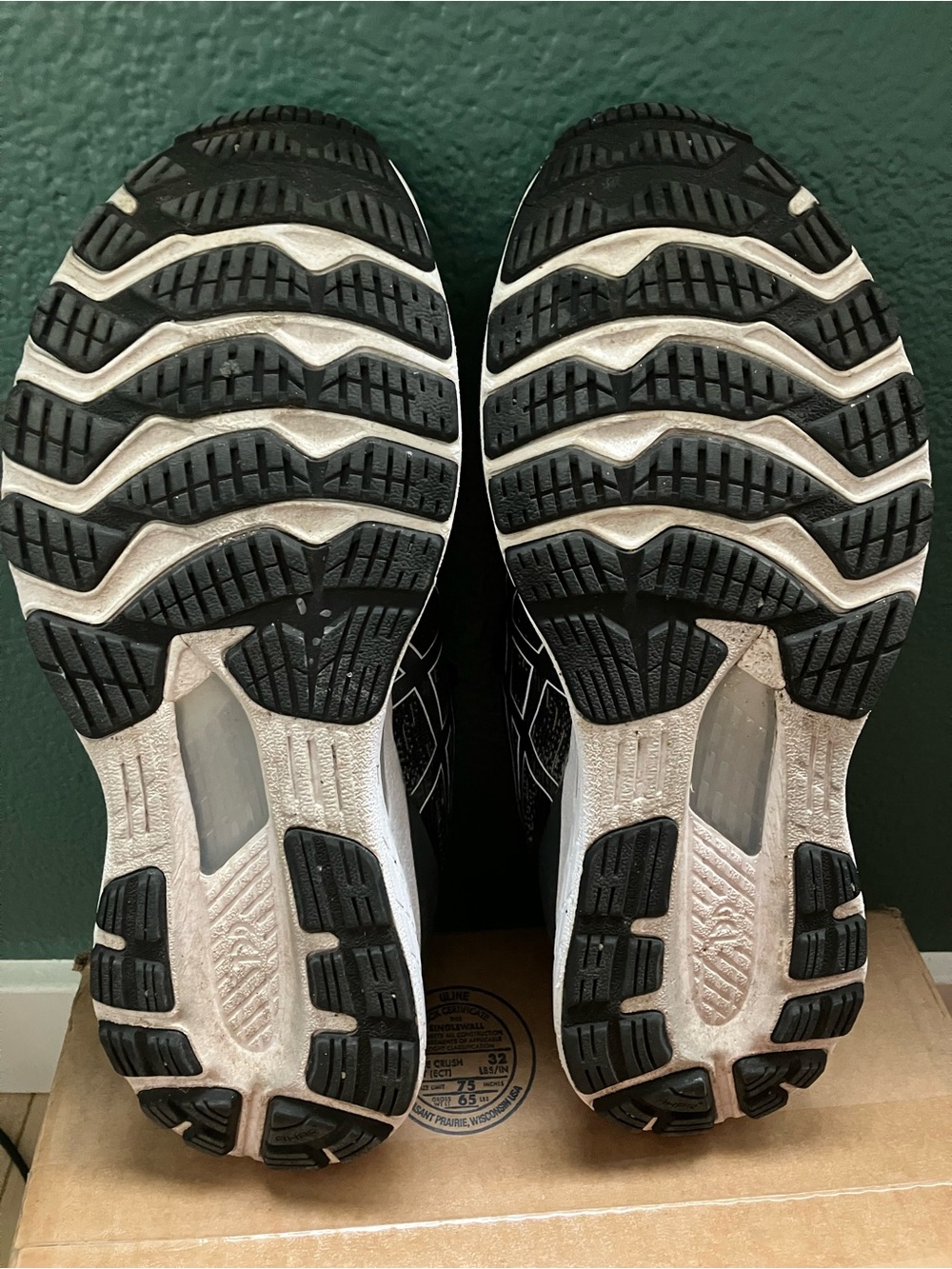 Asics Gel Kayano Black and White Women's 9.5 Athletic Running Shoes - Picture 4 of 11
